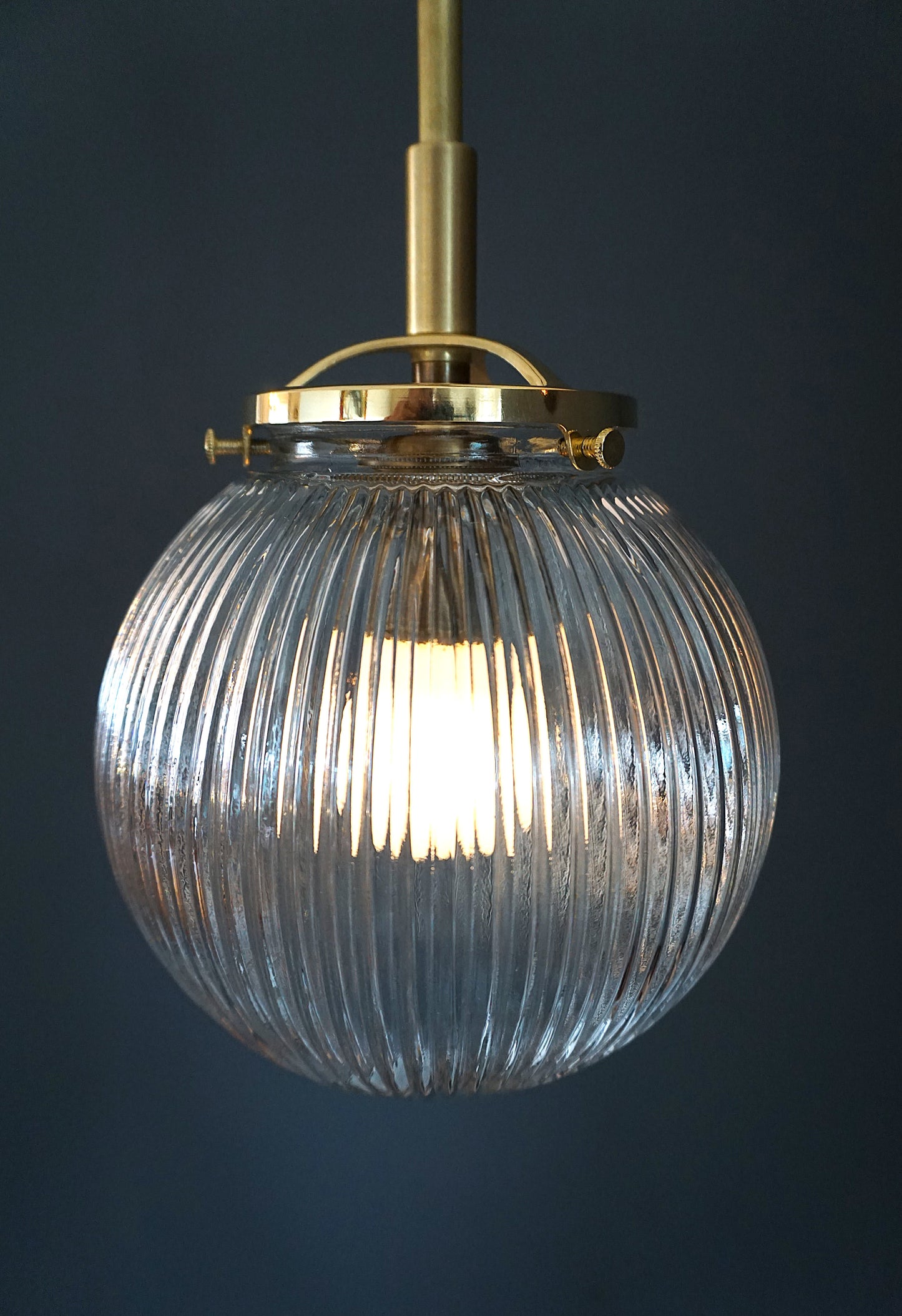 The Belleza Pendant Light